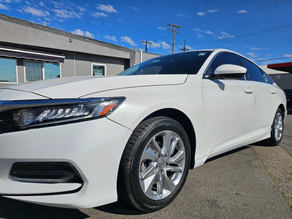 Honda Accord Sedan Vehicle Full-screen Gallery Image 10