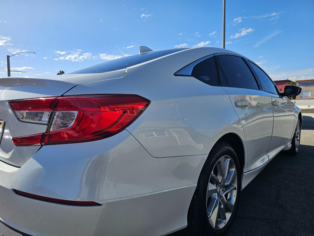 Honda Accord Sedan Vehicle Full-screen Gallery Image 12