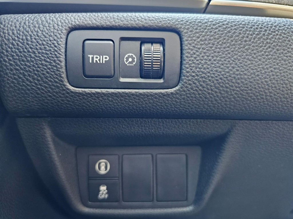Honda Accord Sedan Vehicle Full-screen Gallery Image 16