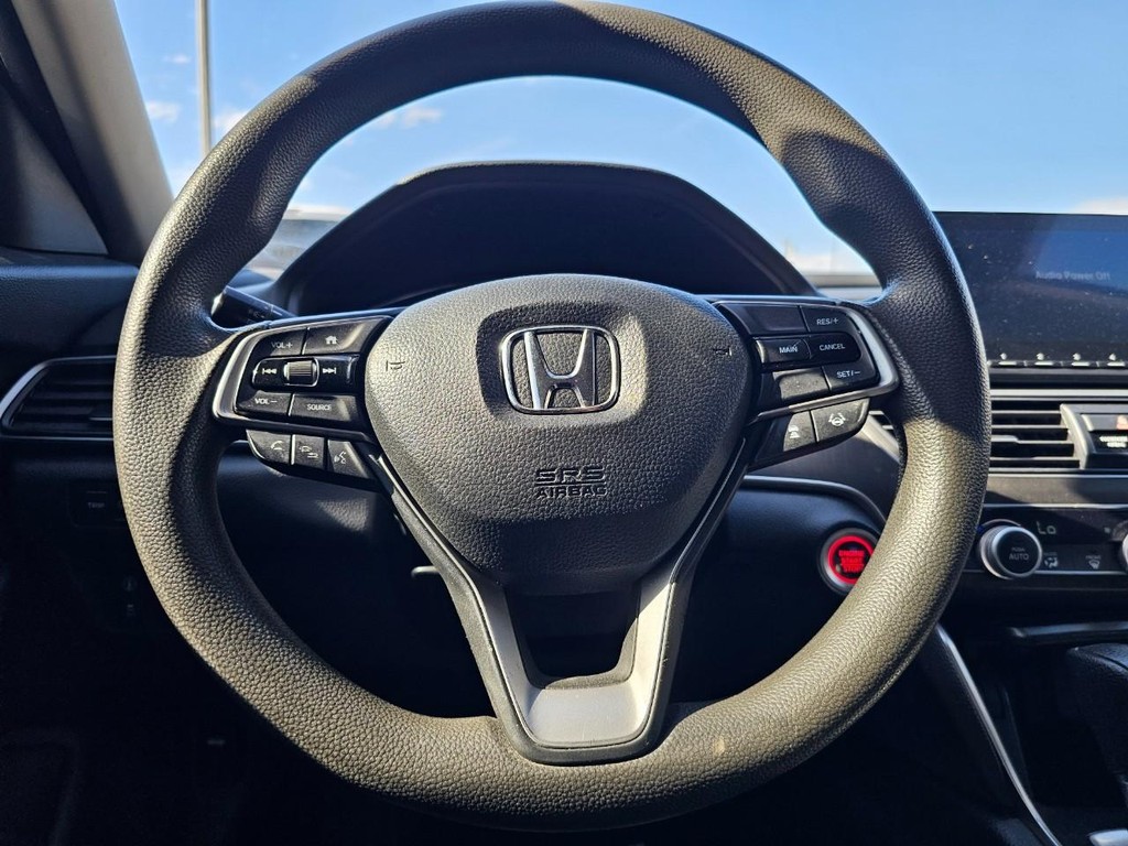 Honda Accord Sedan Vehicle Full-screen Gallery Image 24