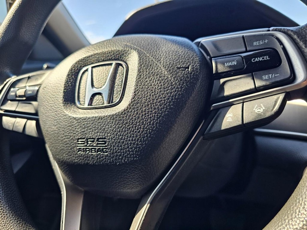 Honda Accord Sedan Vehicle Full-screen Gallery Image 26