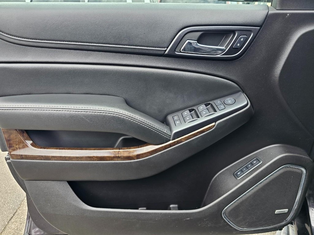 Chevrolet Tahoe Vehicle Full-screen Gallery Image 17