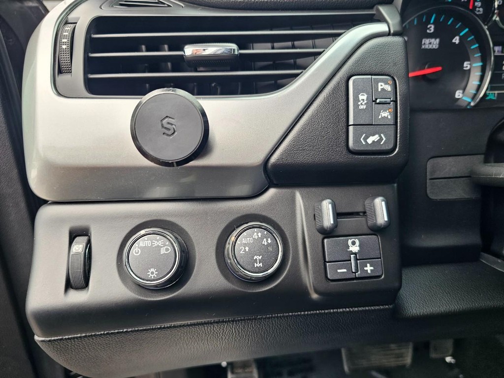 Chevrolet Tahoe Vehicle Full-screen Gallery Image 19