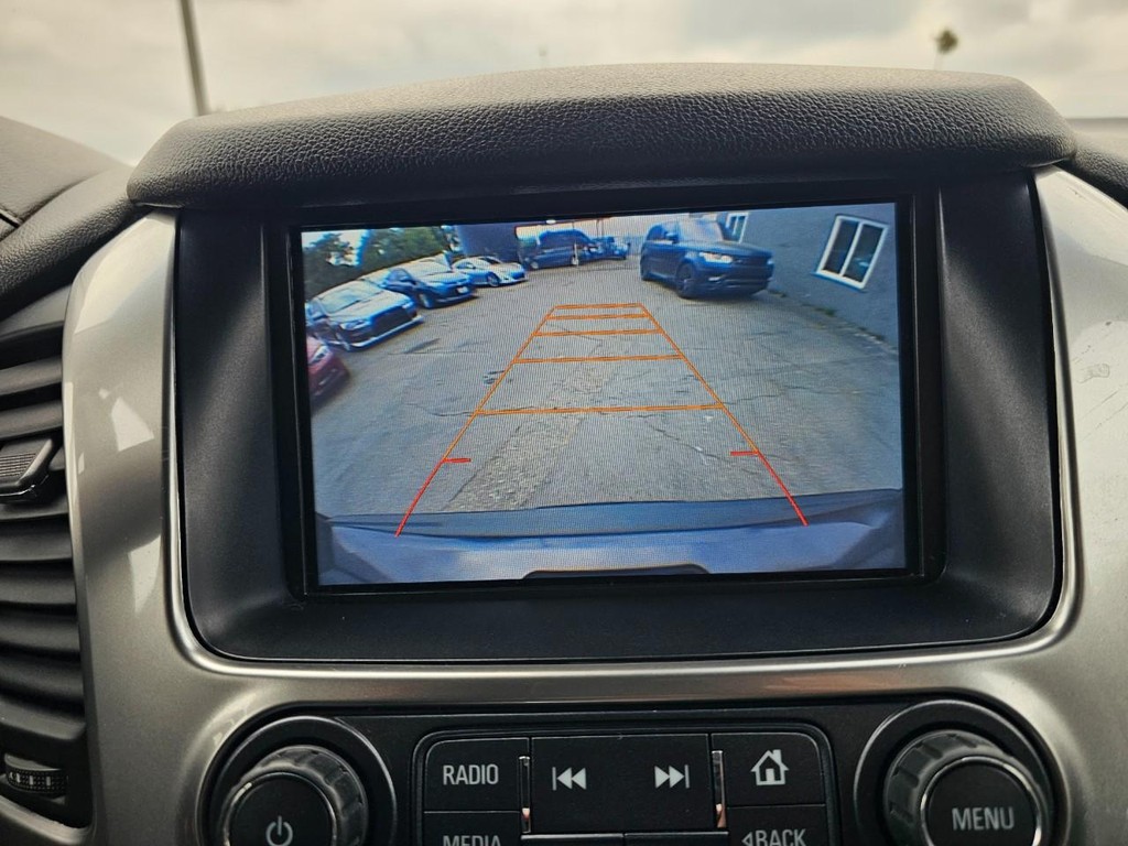 Chevrolet Tahoe Vehicle Full-screen Gallery Image 24