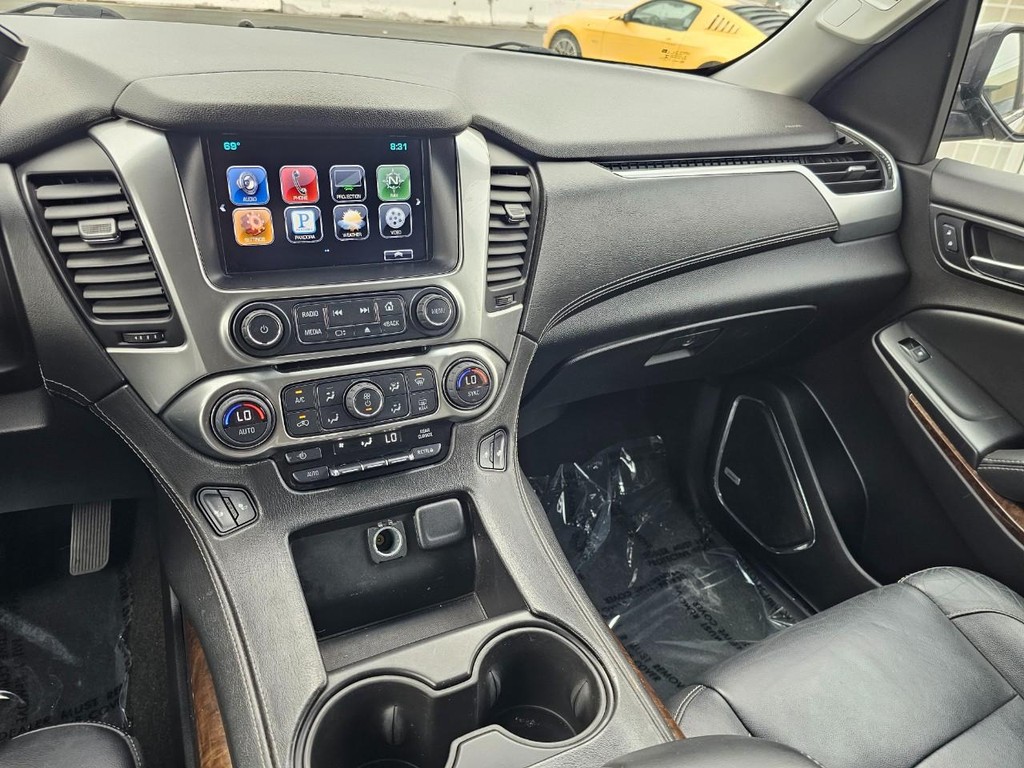 Chevrolet Tahoe Vehicle Full-screen Gallery Image 32