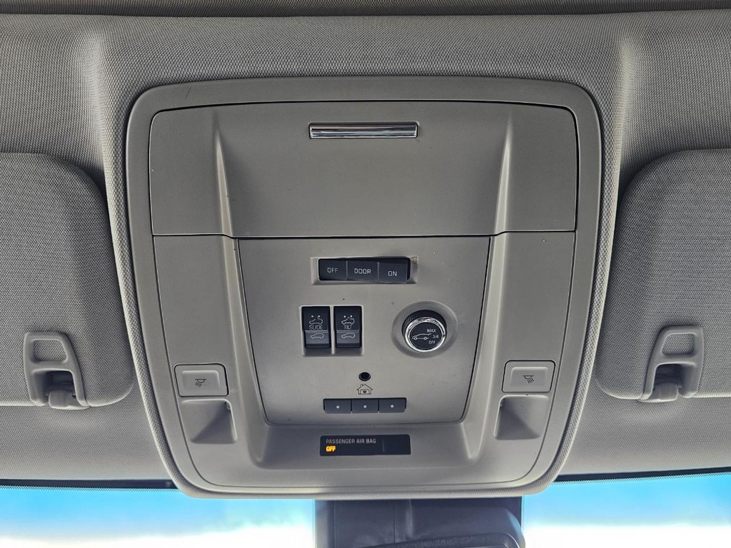 Chevrolet Tahoe Vehicle Full-screen Gallery Image 34