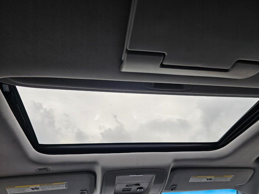 Chevrolet Tahoe Vehicle Full-screen Gallery Image 35