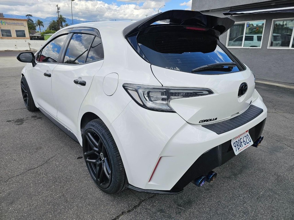 Toyota Corolla Hatchback Vehicle Full-screen Gallery Image 4