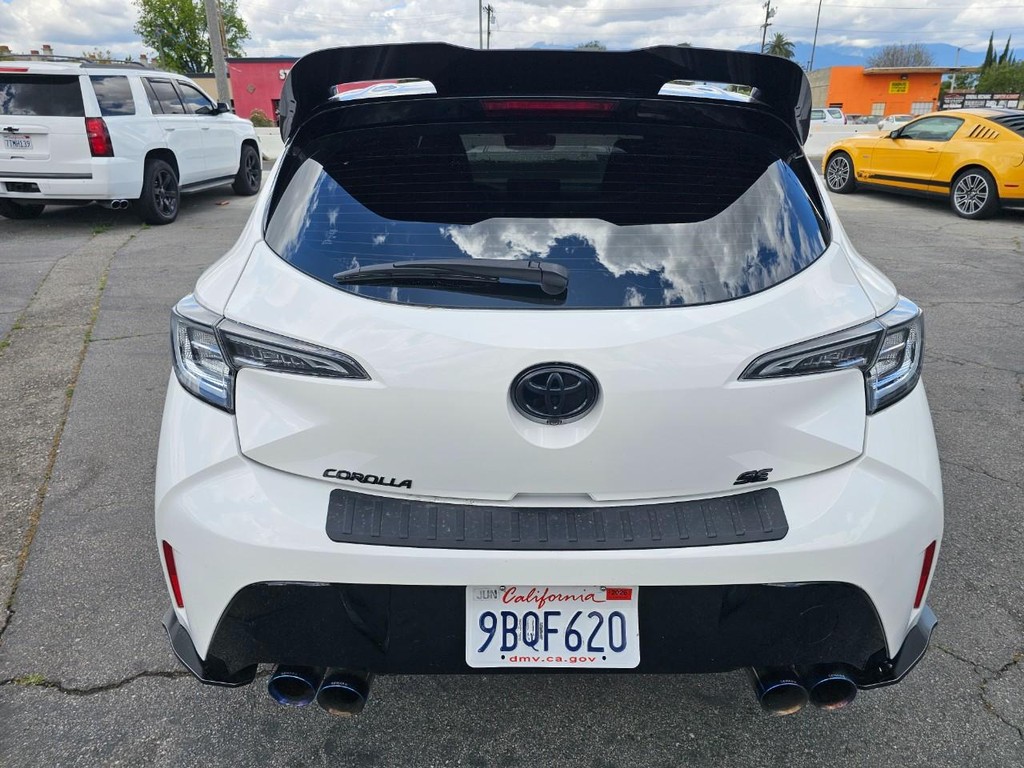 Toyota Corolla Hatchback Vehicle Full-screen Gallery Image 5