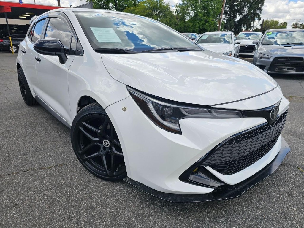 Toyota Corolla Hatchback Vehicle Full-screen Gallery Image 8