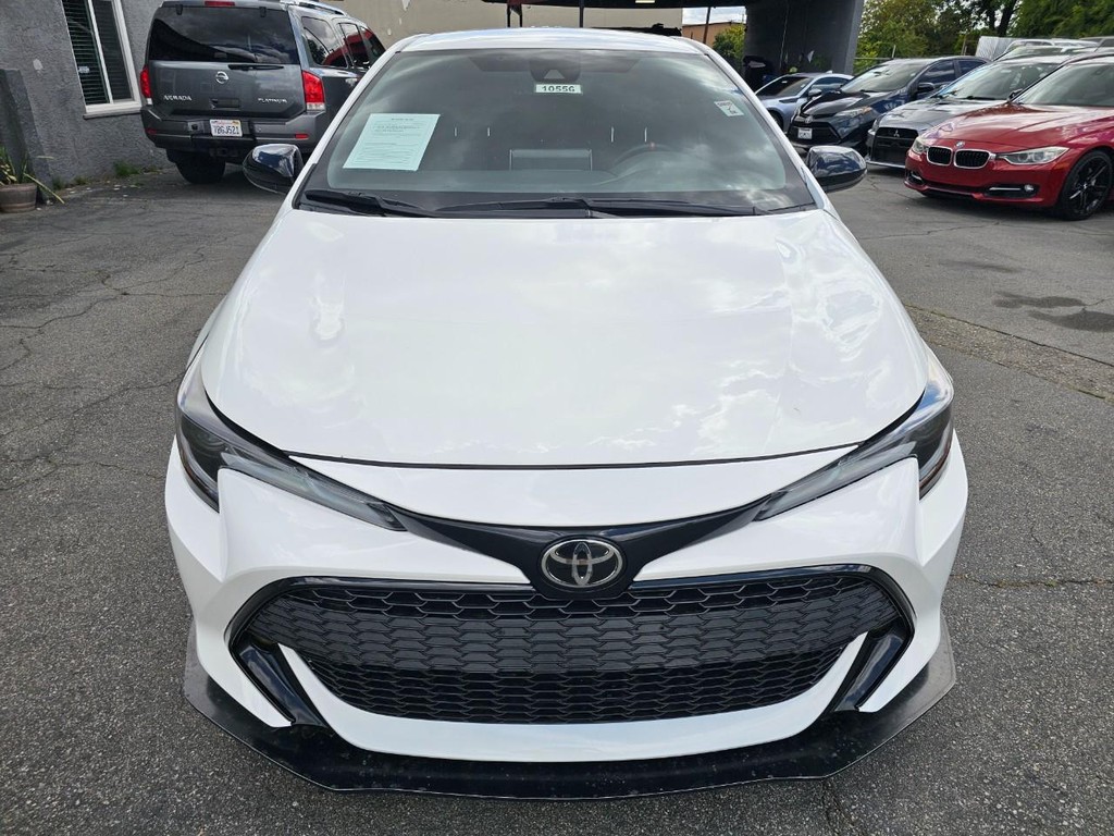 Toyota Corolla Hatchback Vehicle Full-screen Gallery Image 9