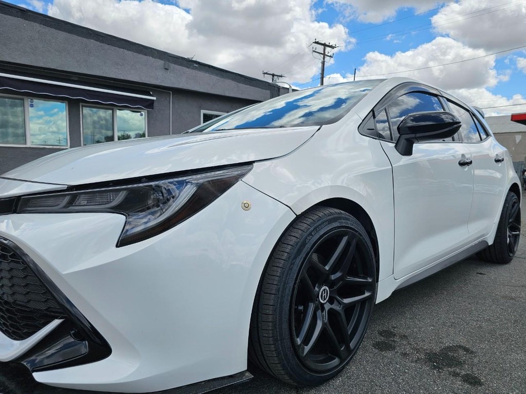 Toyota Corolla Hatchback Vehicle Full-screen Gallery Image 11