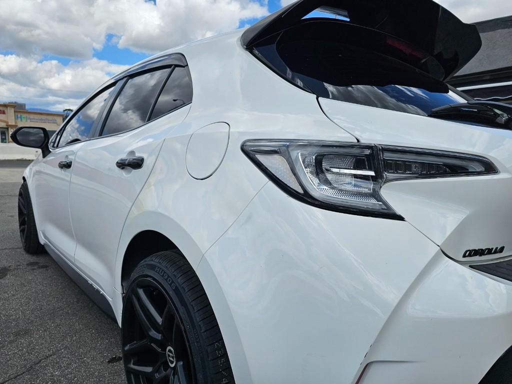 Toyota Corolla Hatchback Vehicle Full-screen Gallery Image 12