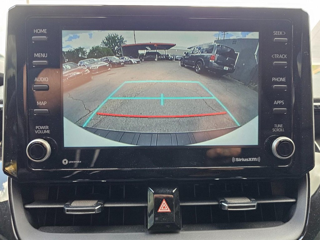 Toyota Corolla Hatchback Vehicle Full-screen Gallery Image 22