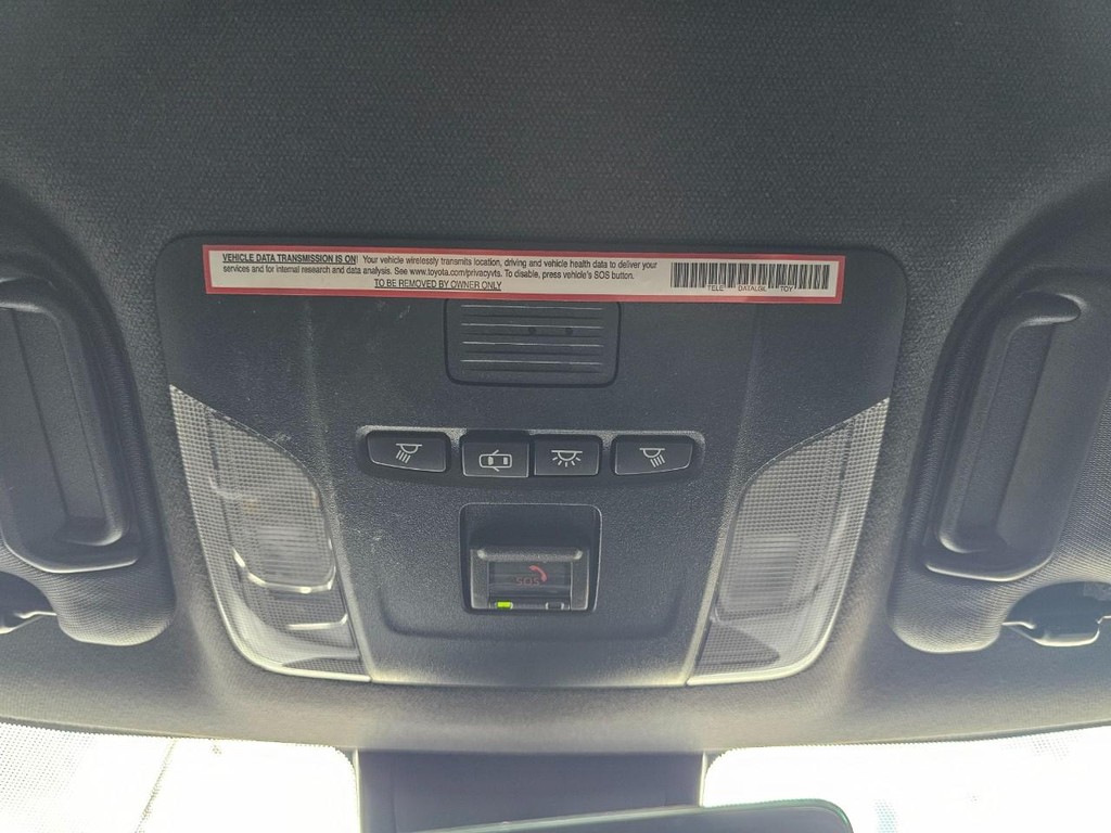 Toyota Corolla Hatchback Vehicle Full-screen Gallery Image 30