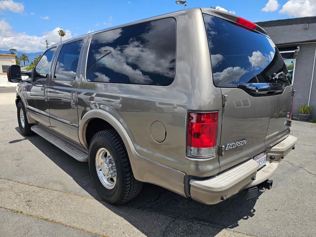 Ford Excursion Vehicle Full-screen Gallery Image 4