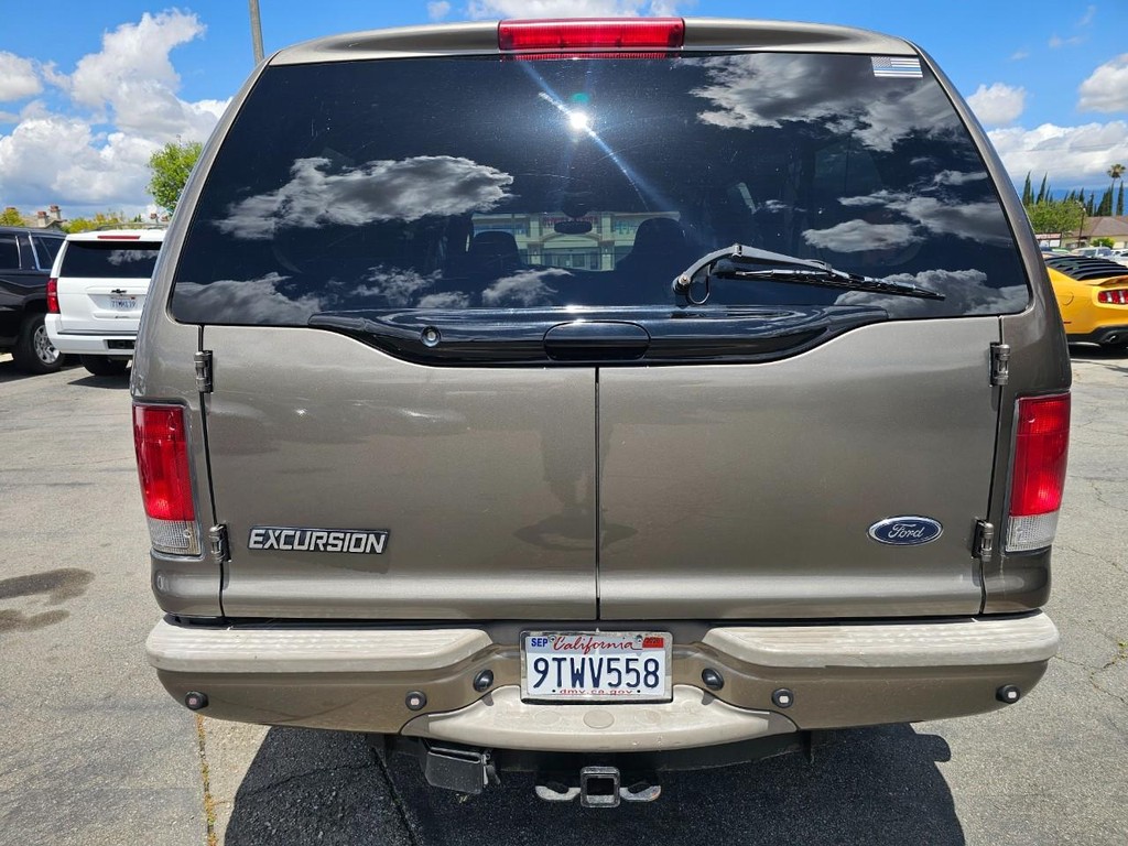 Ford Excursion Vehicle Full-screen Gallery Image 5