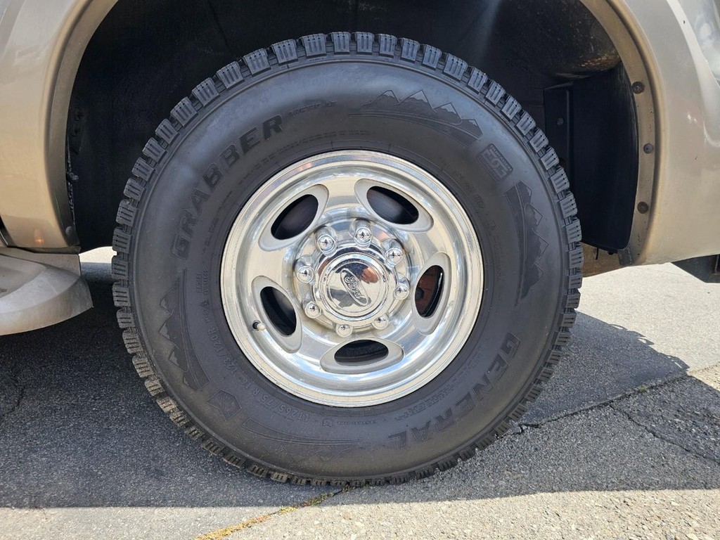 Ford Excursion Vehicle Full-screen Gallery Image 16