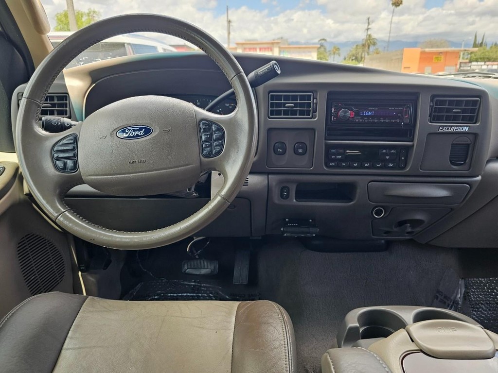 Ford Excursion Vehicle Full-screen Gallery Image 26