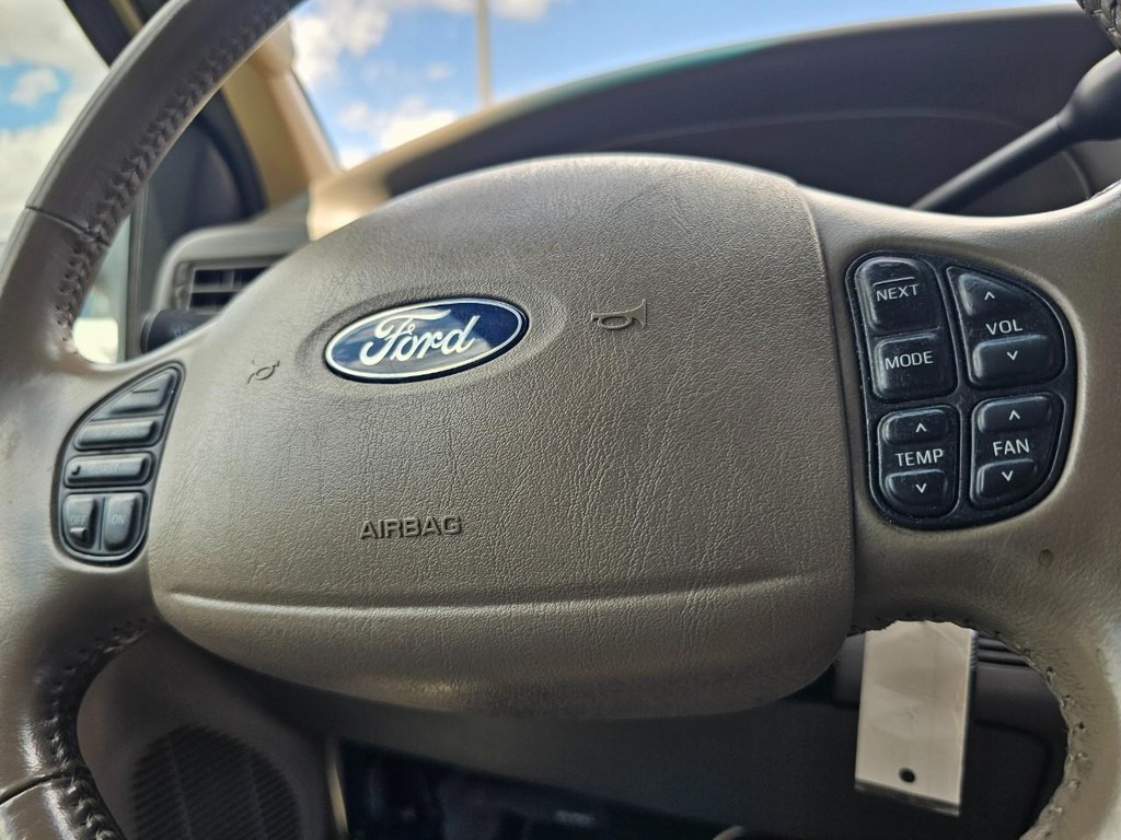 Ford Excursion Vehicle Full-screen Gallery Image 29