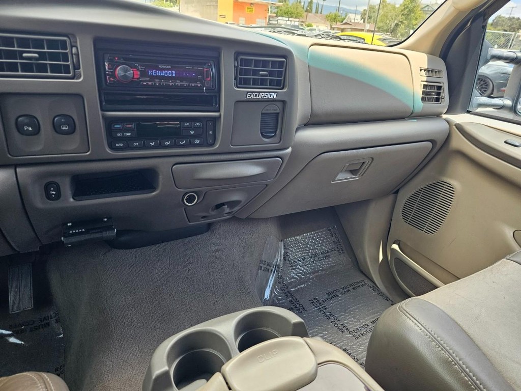 Ford Excursion Vehicle Full-screen Gallery Image 31