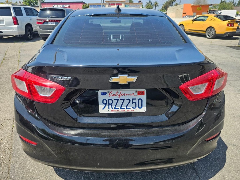 Chevrolet Cruze Vehicle Full-screen Gallery Image 5