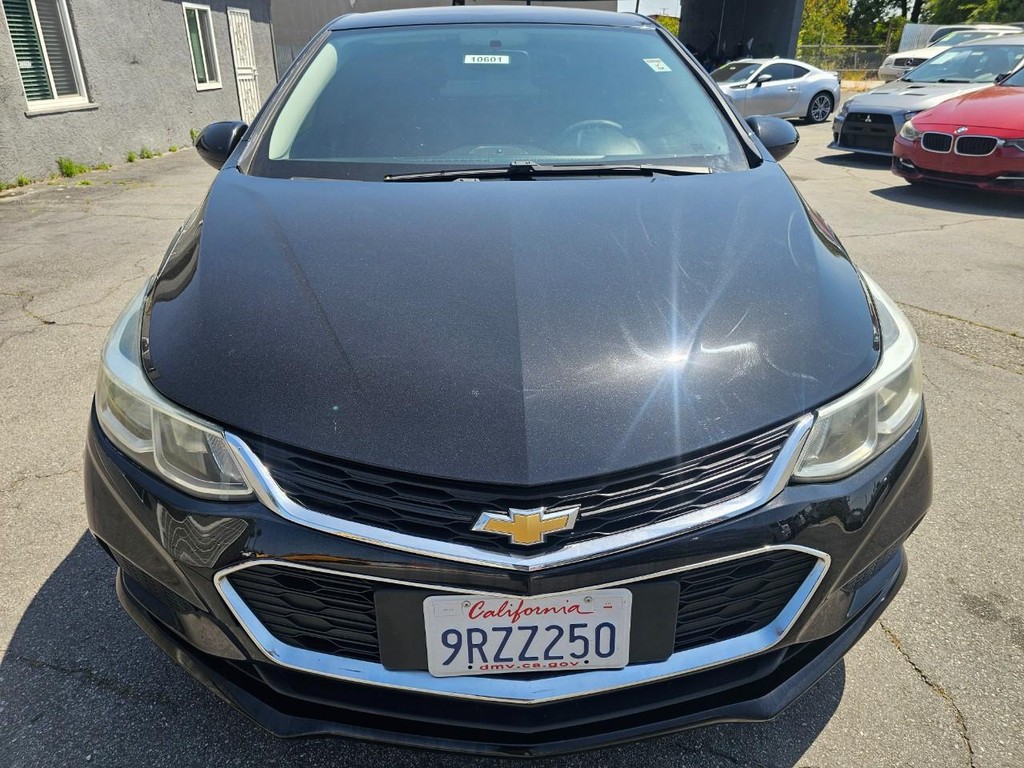 Chevrolet Cruze Vehicle Full-screen Gallery Image 9