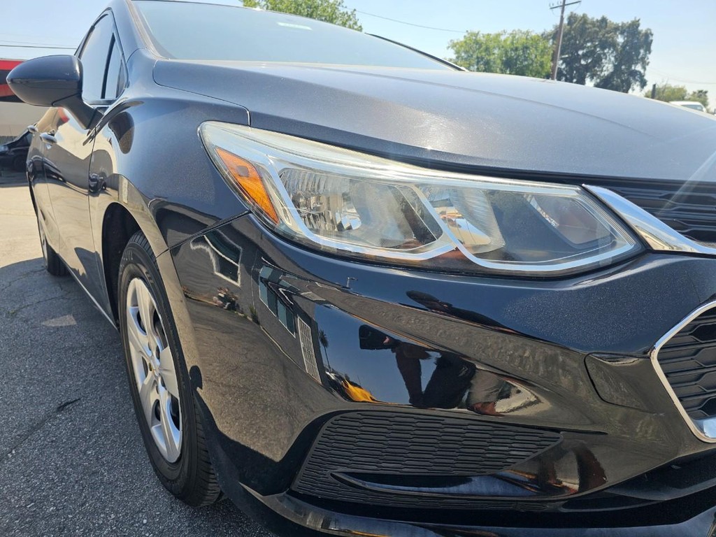 Chevrolet Cruze Vehicle Full-screen Gallery Image 10