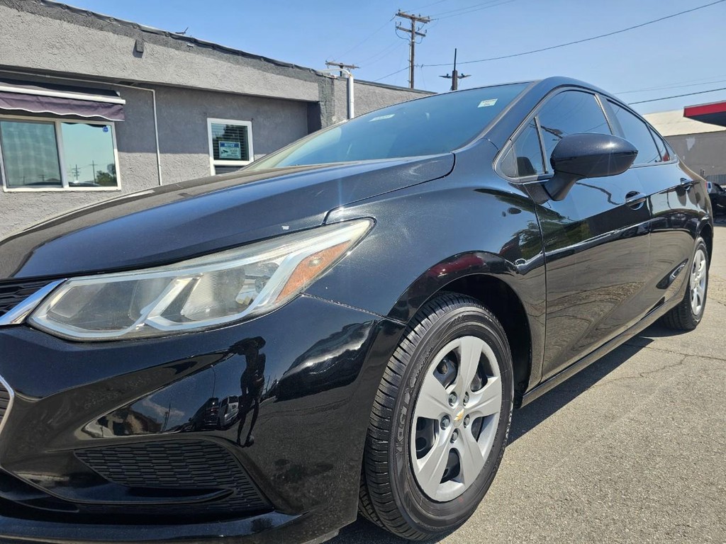 Chevrolet Cruze Vehicle Full-screen Gallery Image 11