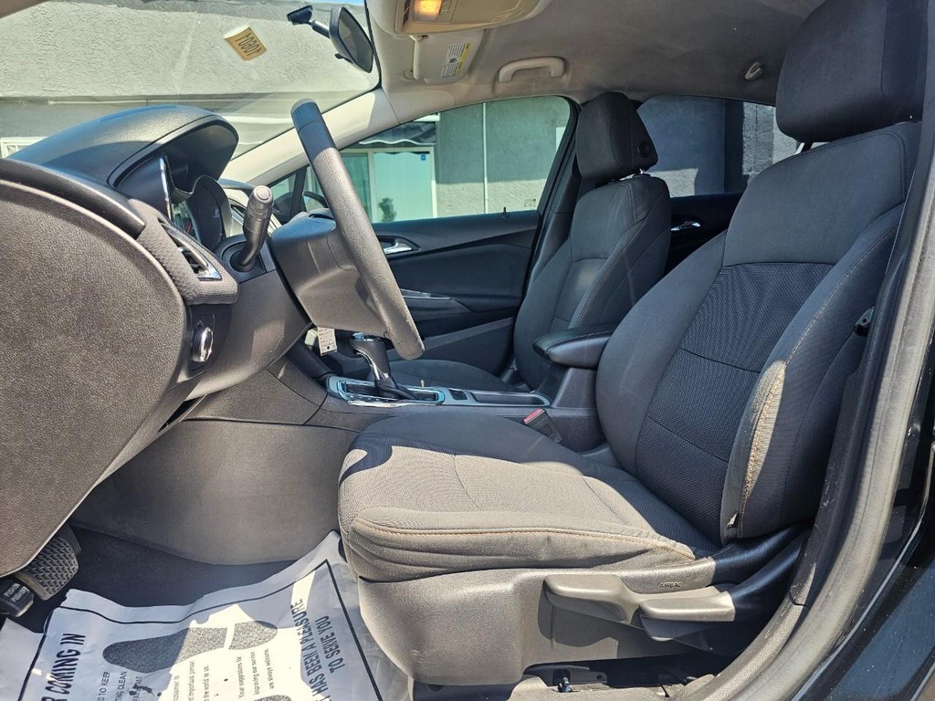 Chevrolet Cruze Vehicle Full-screen Gallery Image 17