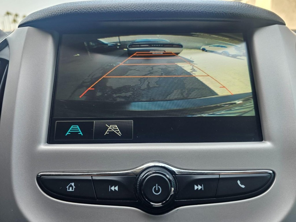 Chevrolet Cruze Vehicle Full-screen Gallery Image 24