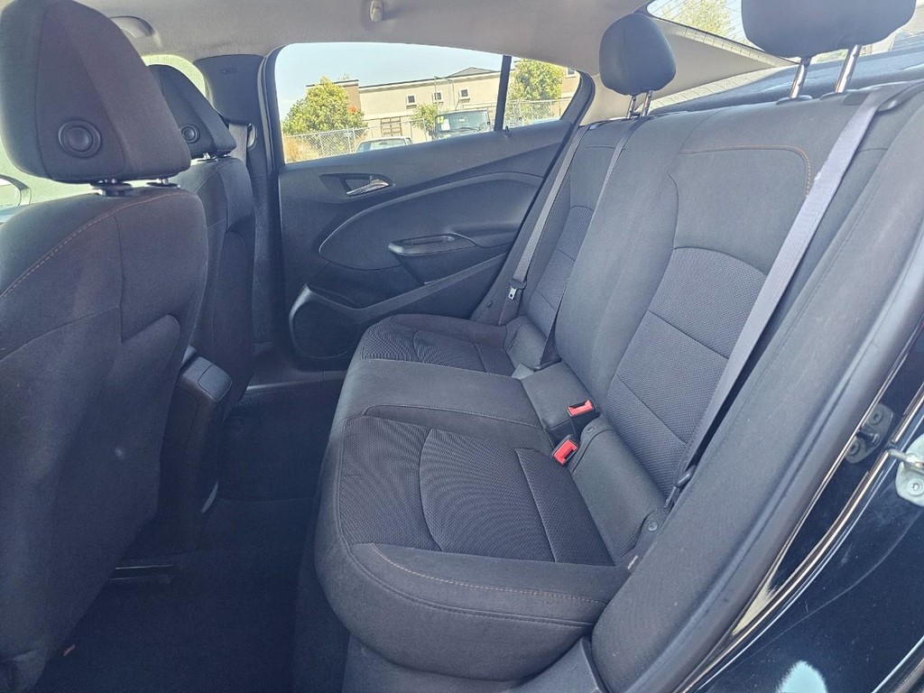 Chevrolet Cruze Vehicle Full-screen Gallery Image 25