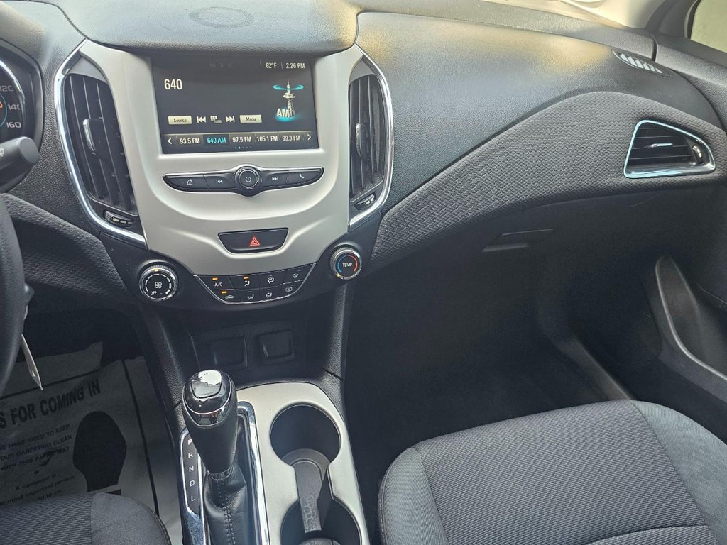Chevrolet Cruze Vehicle Full-screen Gallery Image 28
