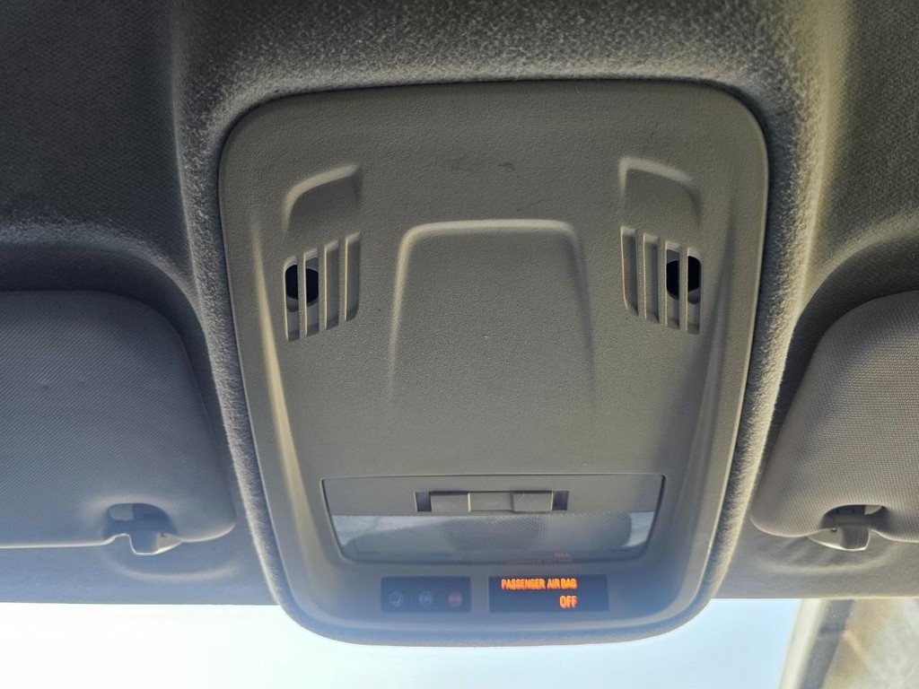 Chevrolet Cruze Vehicle Full-screen Gallery Image 32