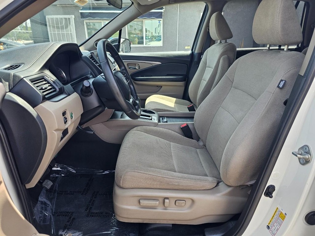 Honda Pilot Vehicle Full-screen Gallery Image 17