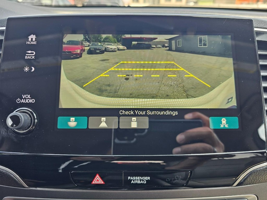 Honda Pilot Vehicle Full-screen Gallery Image 23