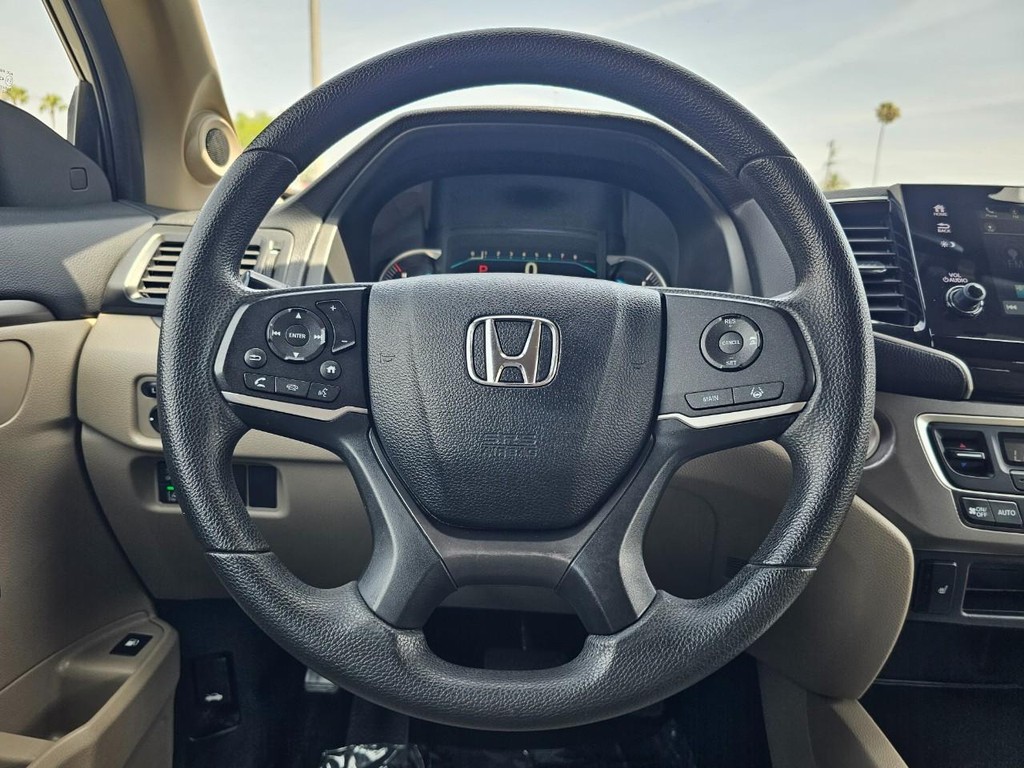 Honda Pilot Vehicle Full-screen Gallery Image 27