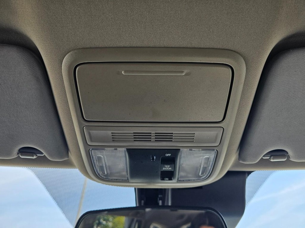 Honda Pilot Vehicle Full-screen Gallery Image 30