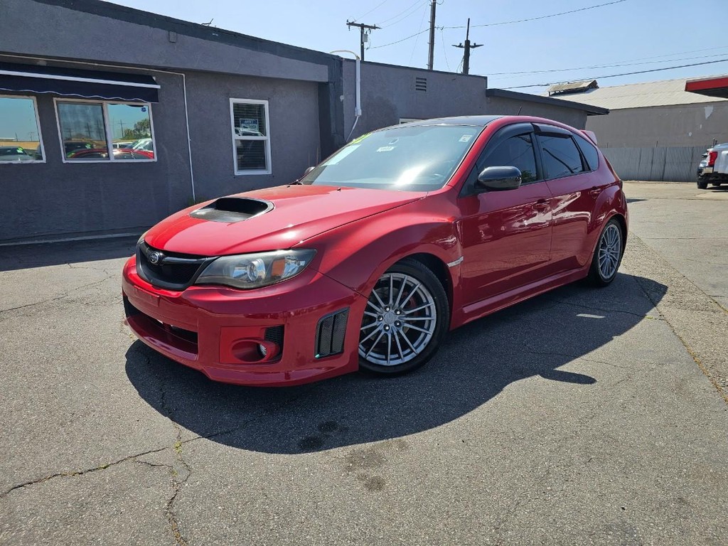 Subaru Impreza Wagon WRX Vehicle Full-screen Gallery Image 2