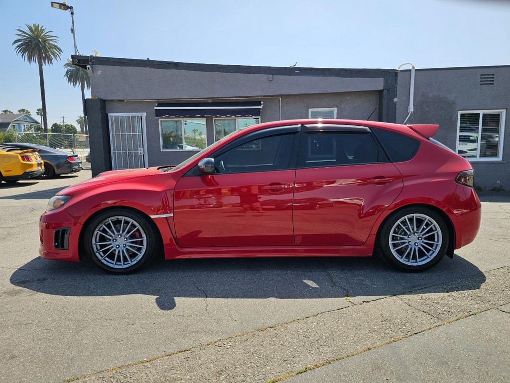 Subaru Impreza Wagon WRX Vehicle Full-screen Gallery Image 3