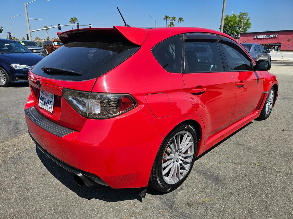 Subaru Impreza Wagon WRX Vehicle Full-screen Gallery Image 6