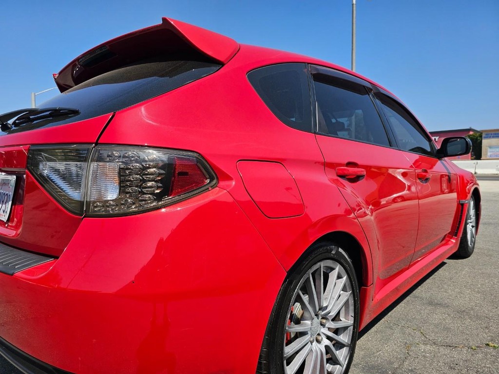 Subaru Impreza Wagon WRX Vehicle Full-screen Gallery Image 13