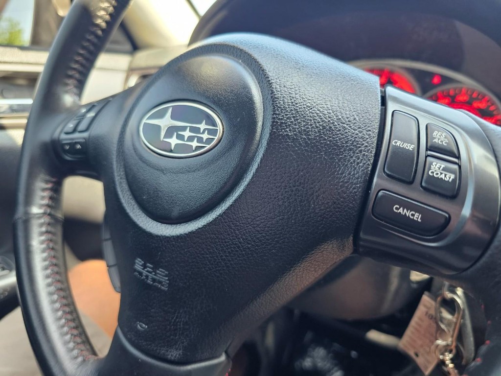 Subaru Impreza Wagon WRX Vehicle Full-screen Gallery Image 20