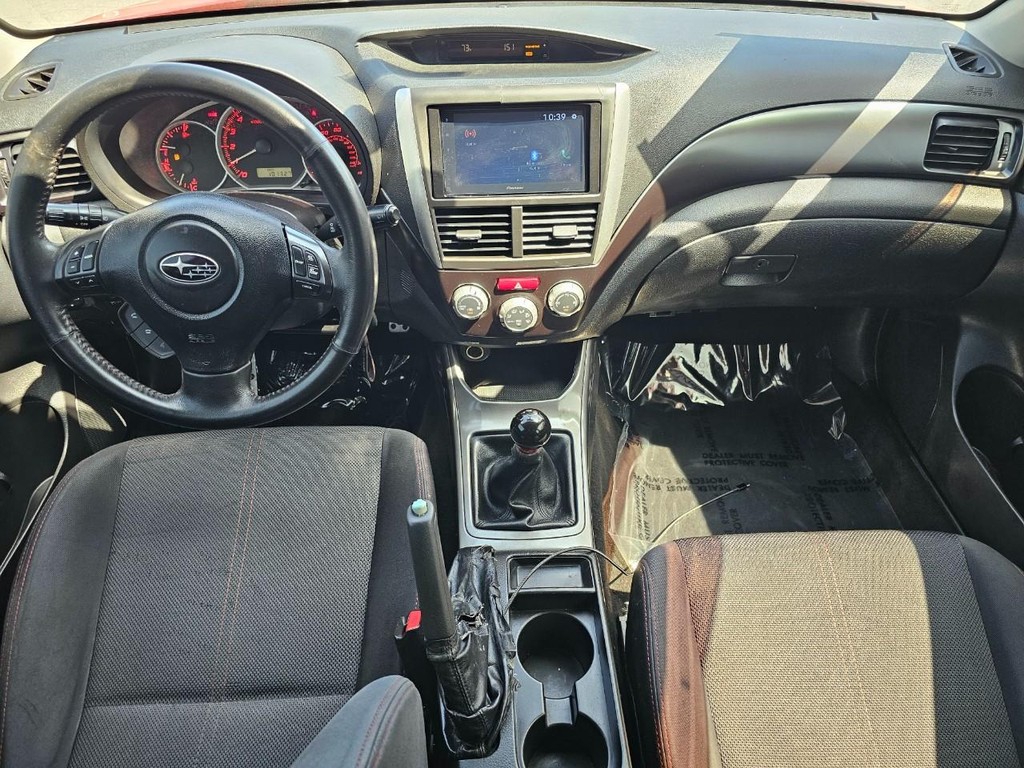 Subaru Impreza Wagon WRX Vehicle Full-screen Gallery Image 24