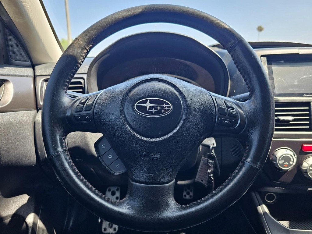 Subaru Impreza Wagon WRX Vehicle Full-screen Gallery Image 28