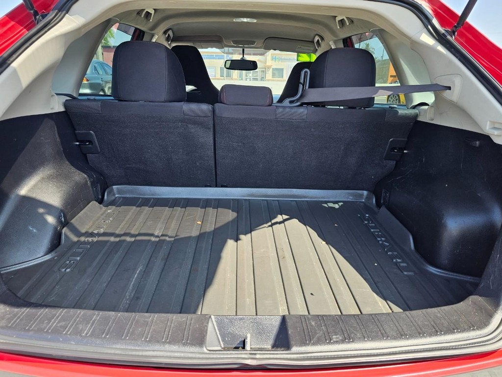 Subaru Impreza Wagon WRX Vehicle Full-screen Gallery Image 31