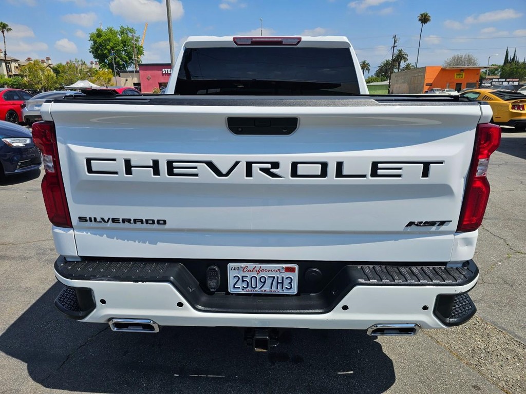Chevrolet Silverado 1500 Vehicle Full-screen Gallery Image 4