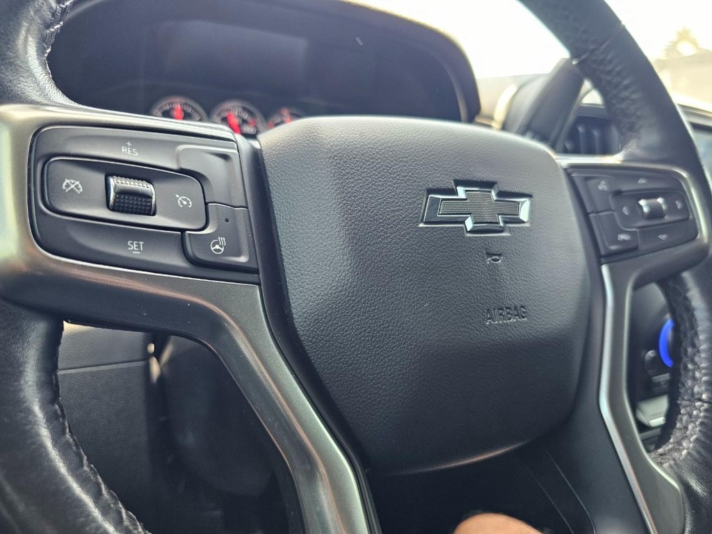 Chevrolet Silverado 1500 Vehicle Full-screen Gallery Image 22