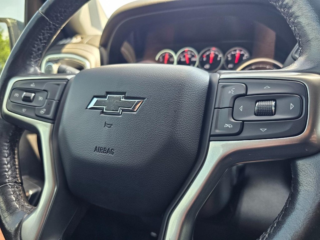 Chevrolet Silverado 1500 Vehicle Full-screen Gallery Image 23