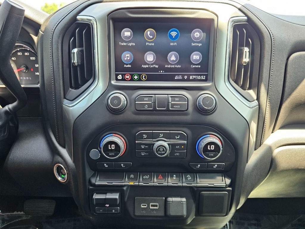 Chevrolet Silverado 1500 Vehicle Full-screen Gallery Image 25